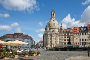 Großes Apartment im Zentrum von Dresden, 2 Schlafzimmer, 2 Bäder, Balkon